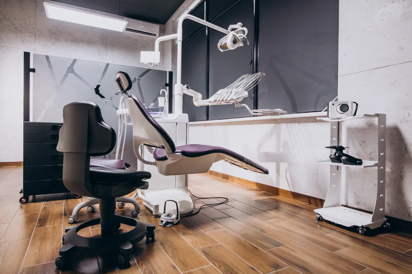 Why Patients from Biloxi to Gulfport Choose OMS South Coast for Dental Implants
